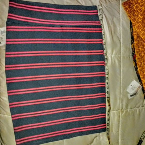 Lularoe Skirt Size XL Cassie Stripe NWT - Picture 9 of 11